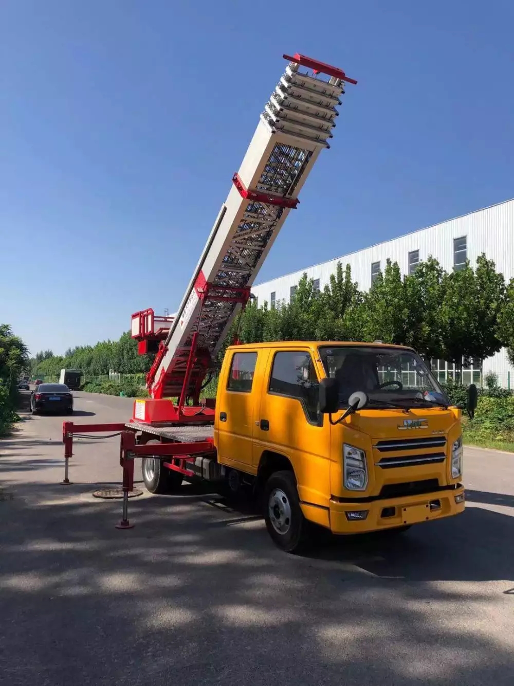 从化附近的云梯车出租服务：轻松解决高空作业需求